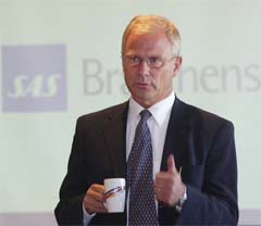 LAV PRIS er hovedårsak til framgangen, mener SAS Braathens-sjef Petter Jansen 