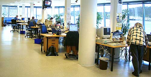 Redaksjonen en rolig tirsdags formiddag.