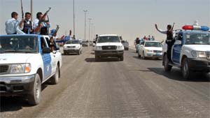 Iraks viktigste sjialeder kom til den hellige byen Najaf med politieskorte torsdag. Foto: Reuters/Scanpix