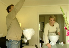 Caroline og Einar hadde ikke regnet med de ekstra utgiftene da de kjøpte leiligheten. Foto: NRK, FBI.