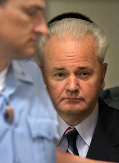 Jugoslavias tidligere president Slobodan Milosevic får forsvarer(foto:Scanpix) Jugoslavias tidligere president Slobodan Milosevic får forsvarer(foto:Scanpix)