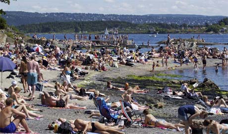 Hav, sol, strand og solmåler skal lokke nye turister til den svenske vestkysten. Ill. foto: Thomas Bjørnflaten/Scanpix