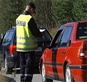 Mannen likte ikke å bli stoppet i en trafikkontroll. Det hele endte med 24 dager i fengsel. (arkiv) Mannen likte ikke å bli stoppet i en trafikkontroll. Det hele endte med 24 dager i fengsel. (arkiv)
