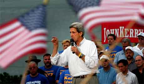 John Kerry på talarstolen i Ohio laurdag. (Foto: AFP/Scanpix)