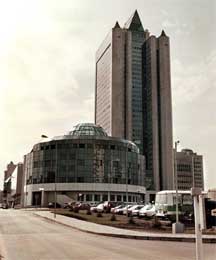 MEKTIG: Dette er det russiske gigantselskapet Gazproms bygning i Moskva.
