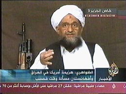 Så var han der igjen, bin Ladens høyre hånd Ayman al-Zawahri, med nye dommedags-profetier og løfte om at krigen fortsetter. (Foto: Al Jazeera)
