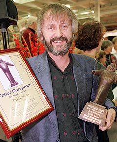 Erik Hillestad fikk i 1996 Petter Dass-prisen. Han fikk den for sin kulturformidling i skjæringspunktet mellom kirke og samfunn. NTB-foto: Aleksander Nordahl.