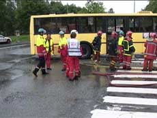 Hjelpemannskaper kom raskt til skadestedet. Foto: Alrik Velsvik, NRK