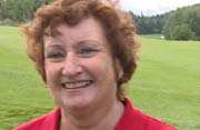 Birgit er plaget med vonde knær og spiller mye golf. Terrenget er godt for vonde knær. Birgit er plaget med vonde knær og spiller mye golf. Terrenget er godt for vonde knær.