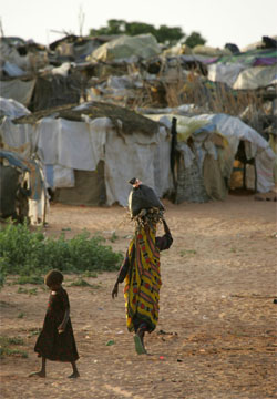 Fortvilet situasjon for internt fordrevne flyktninger i Darfur. (Foto: AFP/Scanpix)