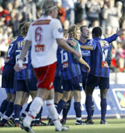 FFK depper, mens Stabæk jubler etter 1-1. (Foto: Jarl Fr. Erichsen / SCANPIX) 