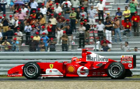 Michael Schumacher under kvalifiseringen i Kina. (Foto: Reuters/Scanpix)