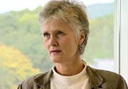Målet til bydelsoverlege Anne Karen Jenum har vært å endre aktivitetsvanene til befolkningen i Romsås. - Vi kan ikke bare sitte passive og se på, sier hun.