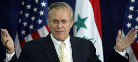 USAs forsvarsminister Donald Rumsfeld innrmmer n at Saddam Hussein neppe hadde noen forbindelse med Al Qaida. (Foto: AP/Scanpix)
