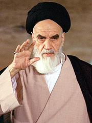 Ayatollah Ruhollah Khomeini satte ord på frustrasjonen som mange muslimer følte for USA. Foto: AP Photo / SCANPIX