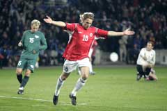 Innbytter Alexander Ødegaard jubler etter å ha scoret Norges tredje mål. (Foto: Cornelius Poppe / SCANPIX)