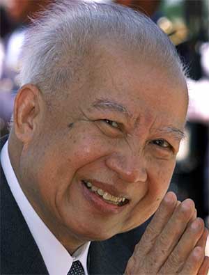 Norodom Sihanouk valgte å trekke seg tilbake fra kongsgjerningen foriige uke. (Foto: Scanpix / AP)