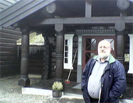 Ordfører i Øyer, Ole Hageløkken, utenfor Ilsetra Høyfjellshotell på Hafjell. Ordfører i Øyer, Ole Hageløkken, utenfor Ilsetra Høyfjellshotell på Hafjell.