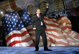 Visepresidentkandidat John Edwards sier at kampen ikke er tapt før alle stemmene er telt. (Foto: J.Bourg, Reuters) Visepresidentkandidat John Edwards sier at kampen ikke er tapt før alle stemmene er telt. (Foto: J.Bourg, Reuters)