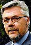 Sprett champagneflaska, sier Sigvald Oppebøen Hansen. Sprett champagneflaska, sier Sigvald Oppebøen Hansen.