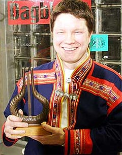 Niko Valkeapää fikk Spellemannprisen i Åpen Klasse under utdelingen i 2004. Foto: Jørn Gjersøe, nrk.no/musikk.