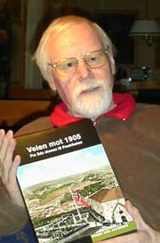 Journalist og forfatter Frank Kiel Jacobsen har skrevet et teaterstykke av Sven Elvestads "De fortaptes hus". Foto: Rainer Prang, NRK. Journalist og forfatter Frank Kiel Jacobsen har skrevet et teaterstykke av Sven Elvestads "De fortaptes hus". Foto: Rainer Prang, NRK.