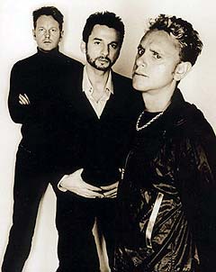 Depeche Mode med ny samleplate i ny innpakning. Foto: Anton Corbijn.