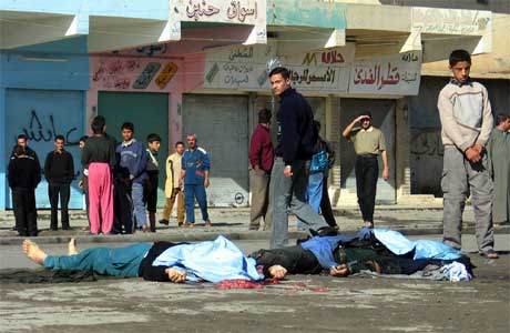 En rekke selvmordsangrep er rettet mot irakiske politimenn, som trenes av USA. (Foto: AP/Scanpix)