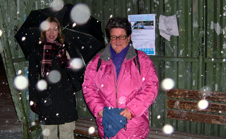 Nina Sandvik (til høyre i bildet) syns det er stas å ta Kjelsåstrikken igjen. Foto: Eirik Flugstad/ NRK