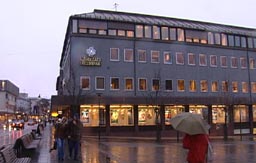Romsdals Fellesbank i Molde (Foto: NRK)