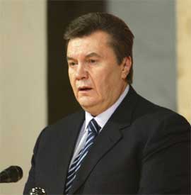 FRYKTER: Viktor Janukovitsj frykter en katastrofe. (Foto: AP Photo/Valery Soloviov)