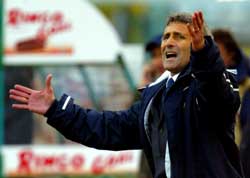 Presset øket på Lazio-trener Domenico Caso (Foto: REUTERS / SCANPIX)