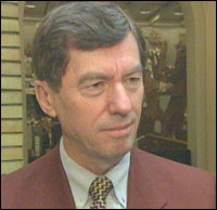 Einar Steensnæs er samd i at Irak-sanksjonane må endrast.(Foto: NRK) Einar Steensnæs er samd i at Irak-sanksjonane må endrast.(Foto: NRK)