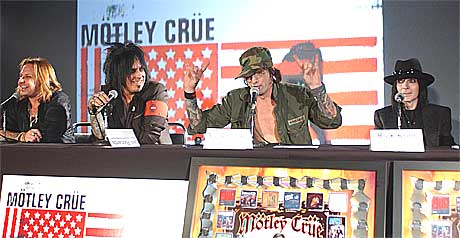 Vince Neil (t.v.), Nikki Sixx, Tommy Lee og Mick Mars annonserte comebacket på en pressekonferanse 6. november. Foto: Scanpix.