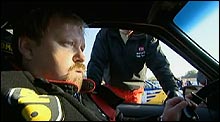 Nils er veldig nervøs før starten i Donegal-rallyet. Foto: NRK. Nils er veldig nervøs før starten i Donegal-rallyet. Foto: NRK.
