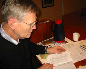 Ordfører i Vestre Toten, Stein Knutsen er ikke fornøyd med undersøkelsen. Foto: Anders Engeland/NRK)