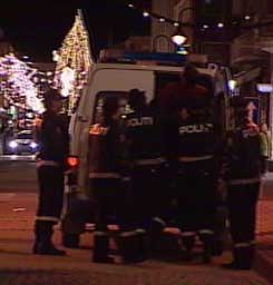 Politiet stillte mannsterke i Kristiansand lørdag kveld (Foto: Einar Kleveland)