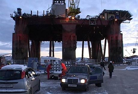 Petroleumstilsynet og ekspertar på flytande boreinstallasjonar gjekk om bord for å finne årsaka til skadane riggen fekk (Foto: Pål Kristian Lindseth)