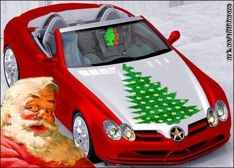 Julenissen byttet i år inn reinsdyrene mot et mer moderne kjøretøy. (Alltid Moro)
