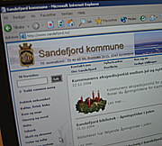 Datatilsynet mener Sandefjord kommune har lagt ut ulovelige personopplysninger på sine internettsider.