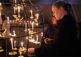 TENTE LYS: Det var gudstjeneste i Storkyrkan i Stockholm i dag. TENTE LYS: Det var gudstjeneste i Storkyrkan i Stockholm i dag.