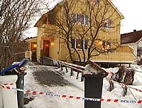 Det var i 1.etasjen i dette huset i Rønvik at Mary-Ann Hansen ble drept. Foto: NRK.