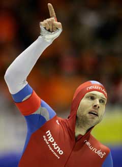 En glad Eskil Ervik etter 1500-meteren. (Foto: AP/Scanpix) 