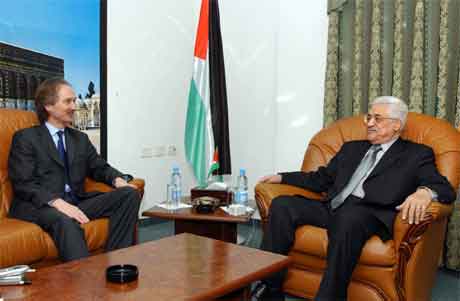 Mahmoud Abbas møtte i dag den norske diplomaten Geir Pedersen i Ramallah. (Foto: AP/Scanpix)