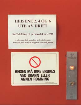 Under heisstreiken i 1996 måtte ansatte i postgirobygget som jobbet lavere enn i 8. etasje, ta trappen. (Foto: Per Løchen, NTB). 