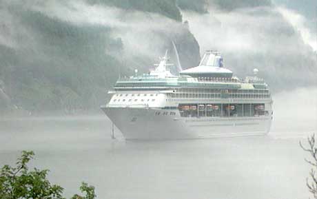 Bergen er inngangen til fjordene for mange cruise-passasjerer. Foto: NRK