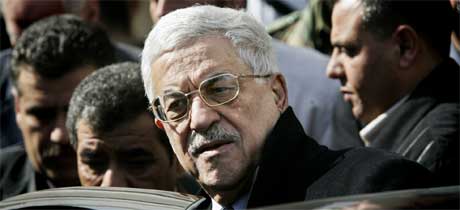 Mahmoud Abbas utsetter valget som var planlagt til sommeren. Foto: Reuters/Scanpix.