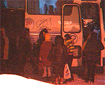 Buss med russiske kvinner ankommer Skiippagurra (Arkivfoto: NRK)