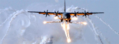 Et Hercules-fly av denne typen styrtet i dag (foto: US Air Force/AFP/Scanpix)