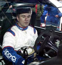 Ford Focus WRC rallybilen var helt ny for Henning Solberg. Han hadde problemer med å finne fram på bryterpanelet. Foto:Jørgen Steinli / SCANPIX Ford Focus WRC rallybilen var helt ny for Henning Solberg. Han hadde problemer med å finne fram på bryterpanelet. Foto:Jørgen Steinli / SCANPIX